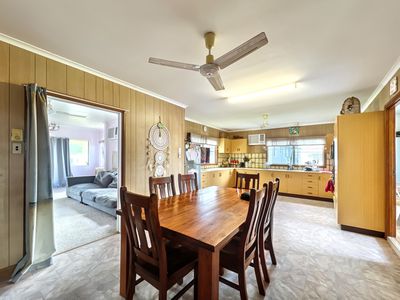 6 BLACKWOOD STREET, Goondi Bend