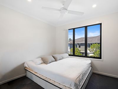 96 / 370 Gainsborough Drive, Pimpama