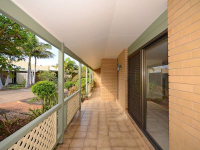 2 / 85 Miller Street, Urangan