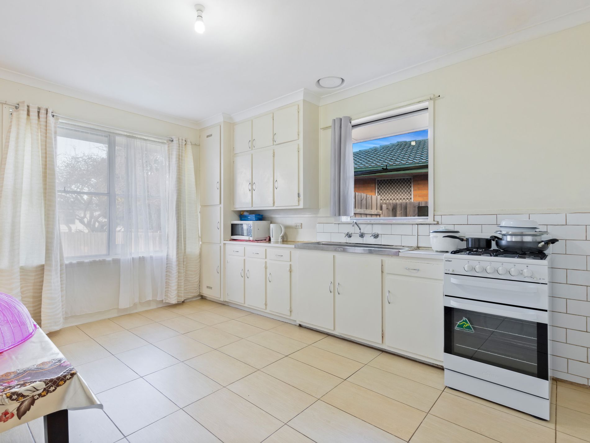 6 Snowden Street, Laverton