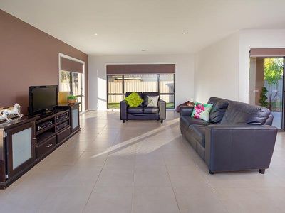16 HEMLOCK COURT, Baranduda