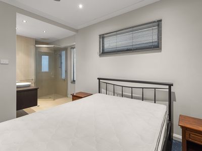 4 / 7 Bagot Street, Djugun