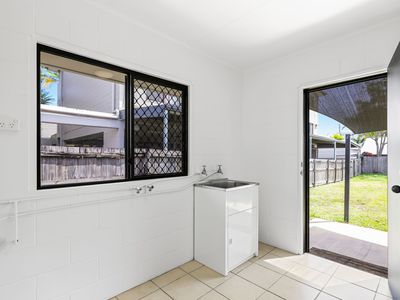 1 / 165 Buchan Street, Bungalow