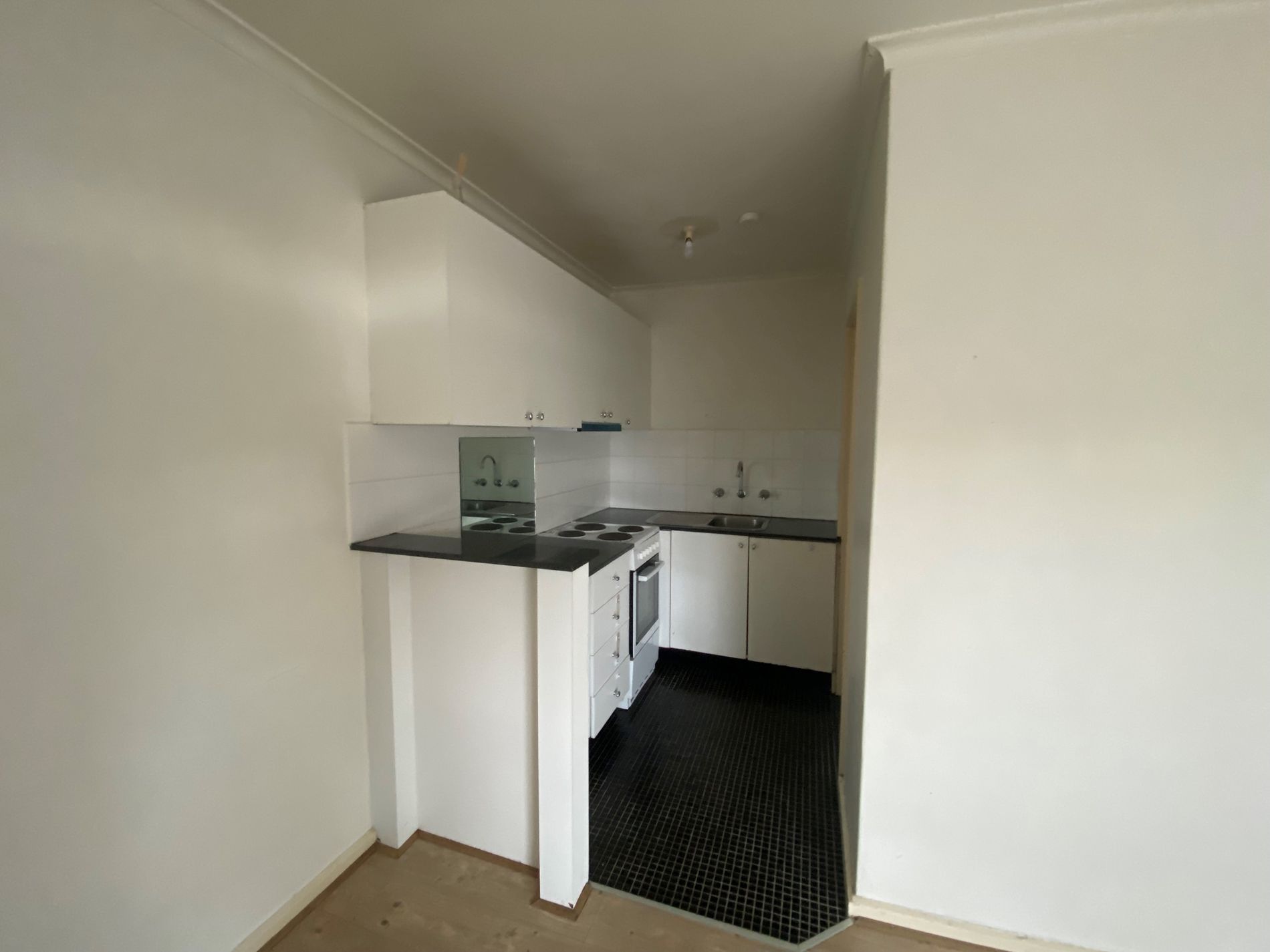 11 / 95-97 Summerhill Road, Footscray