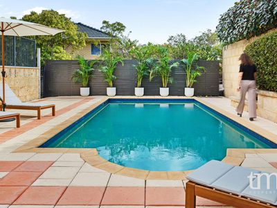 1 Grove End Ridge, Mount Claremont
