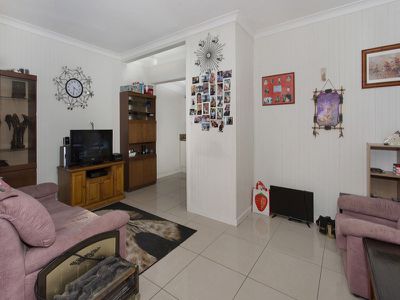 94 Lake Entrance Road, Oak Flats