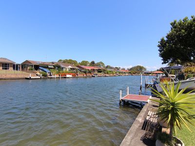 26 King George Parade, Forster