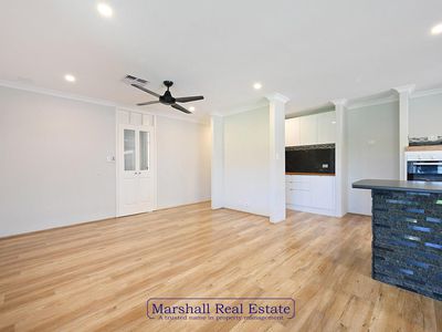 92 Balladong Loop, Carramar