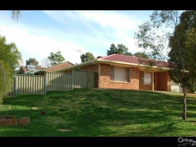 1 / 39 Bell Ave, Dubbo