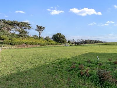 100 Grassy Road, Currie