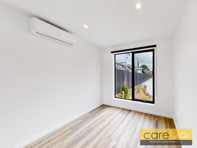 4 / 5 Maple Court, Doveton