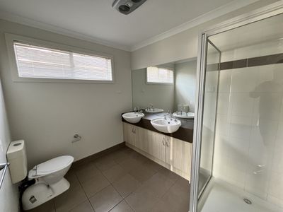 19 Canopus Crescent, Lara