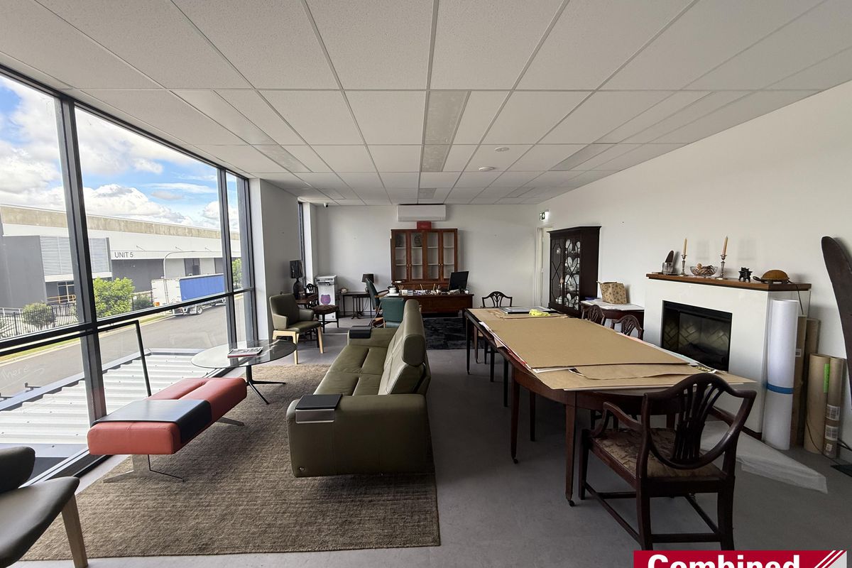 2 / 2 Grazier Way, Gregory Hills