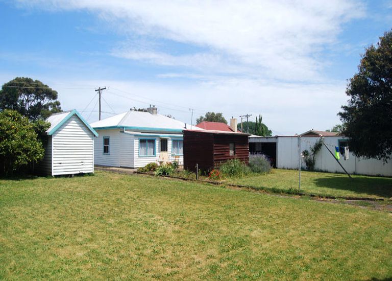 8 Portland Crt, Portland