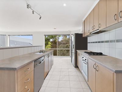 12 Saunton Drive, Cranbourne