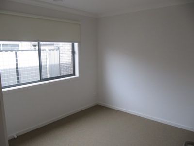 2 Sandra Court, Point Cook