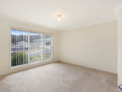 19 Yabbarra Drive, Dalmeny