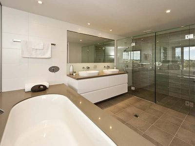 22 / 39 Bow River Cresc, Burswood