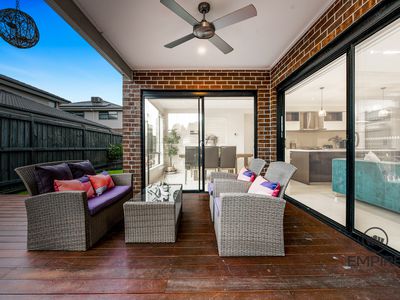 7 Brightstone Drive, Clyde North