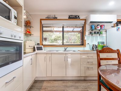 8 Brewis Place, Lake Leake