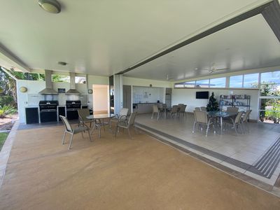 130 / 230 Pulgul Street, Urangan