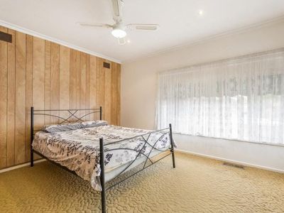 2 Burgundy Crescent, St Albans
