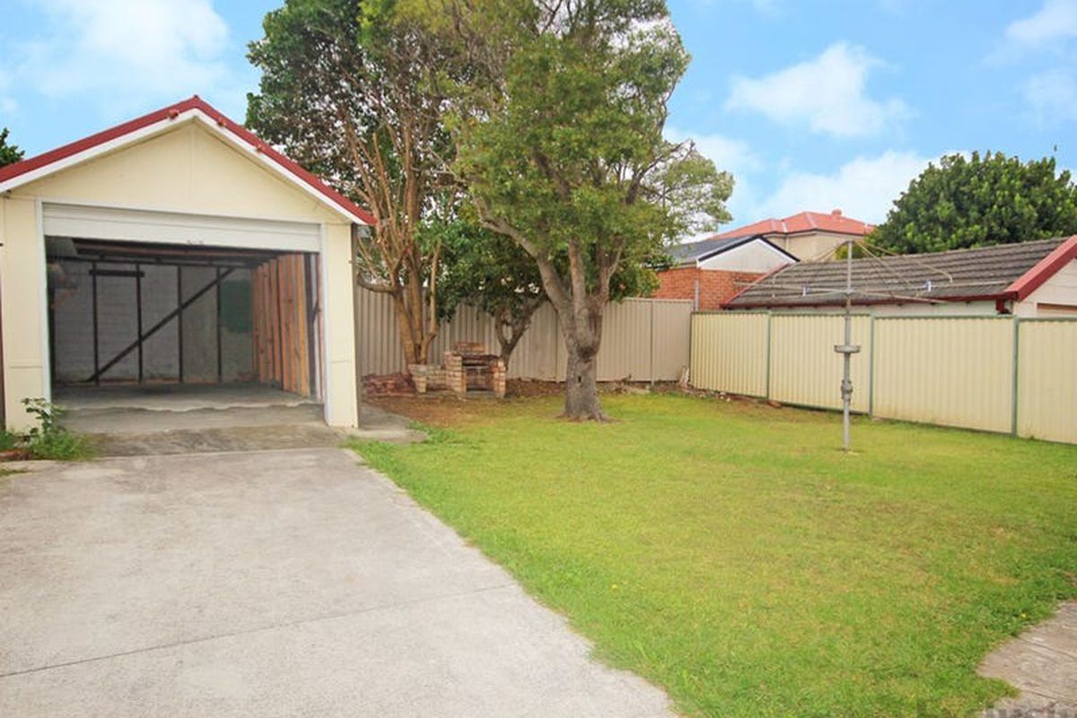 10 Charleston Avenue, Earlwood