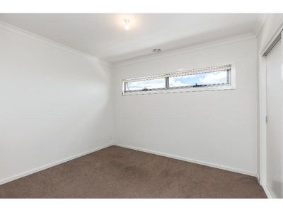 1 / 24C Billabong Court, Tarneit