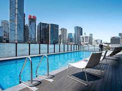 915 / 677 La Trobe Street, Docklands