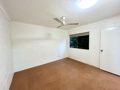 1 / 71 Boland Street, Westcourt