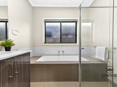 70 Skylark Bvd, Clyde North