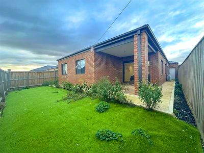 18 Petros St, Fraser Rise