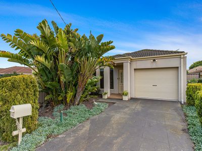 2 / 5 Samuel Court, Werribee