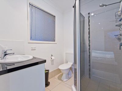 8 Wirra Cct, Wynnum West