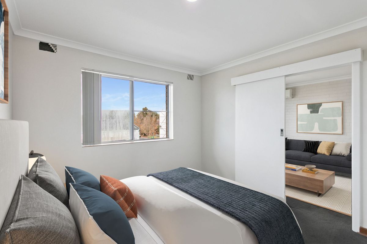 10 / 82 Broadway, Crawley
