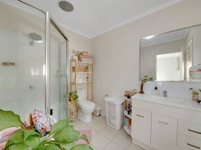 25 / 1 Collins Lane, Kin Kora