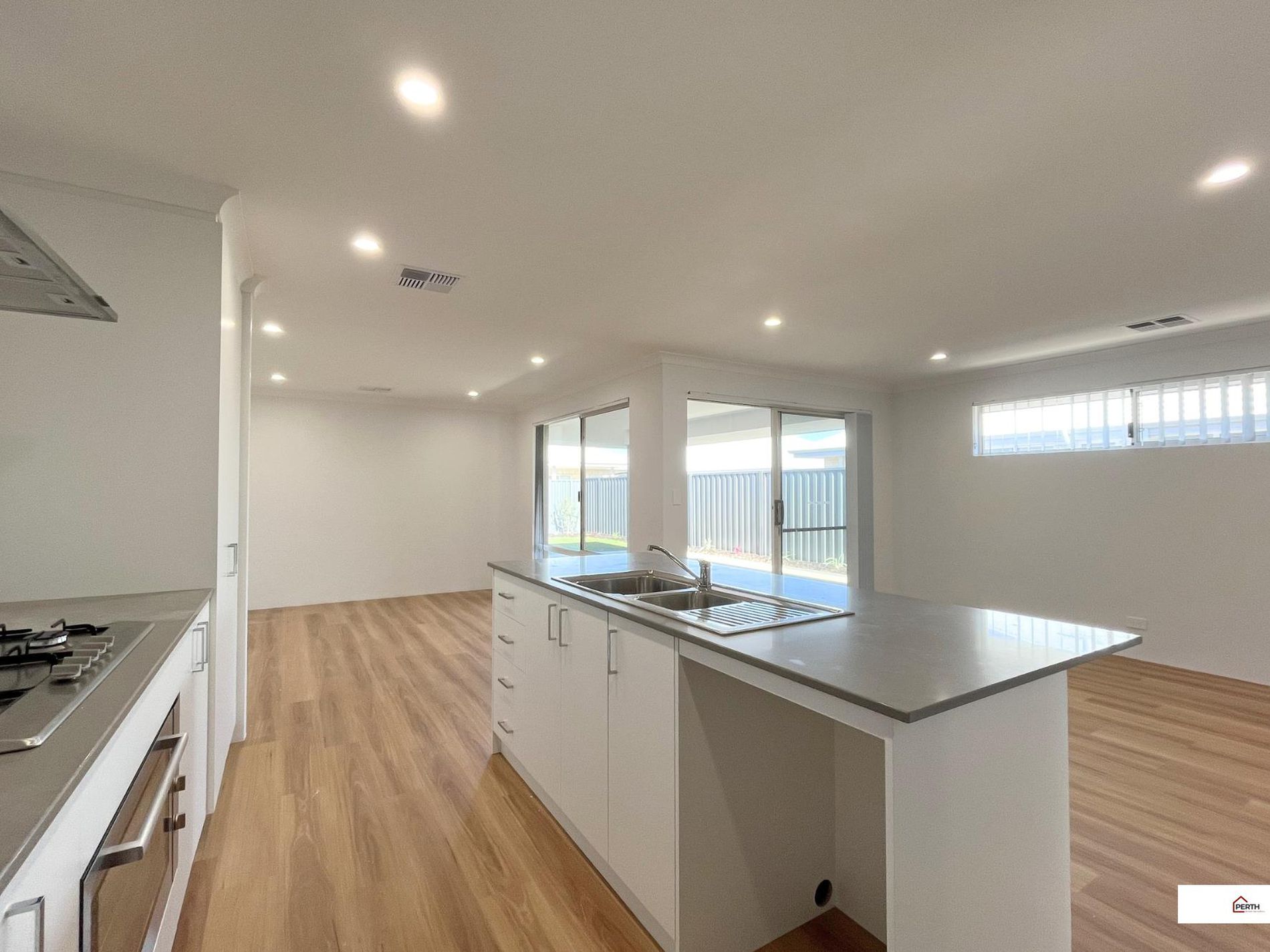 3 Kenton Way, Ravenswood
