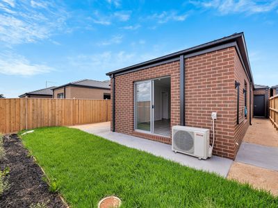 14 Pobblebonk Crescent, Clyde North