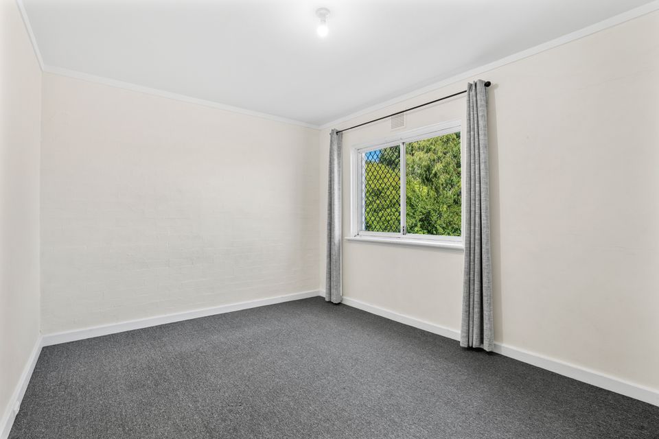 2 / 15 Corvus Place, Rockingham