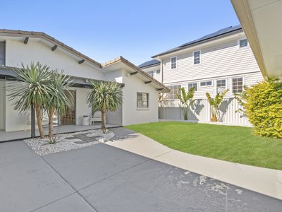 150 Mallawa Drive, Palm Beach