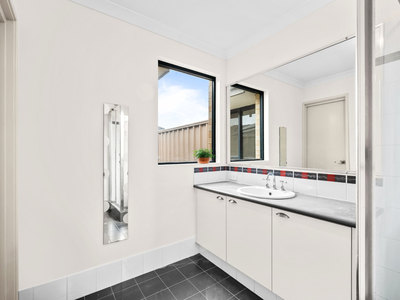 65 Panozza Circle, Maddington