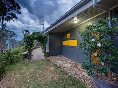 661 Mountain Creek Road , Tawonga