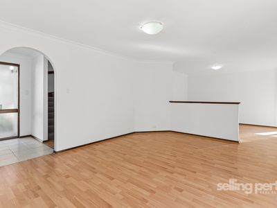 4 / 6 Mary Street, Como