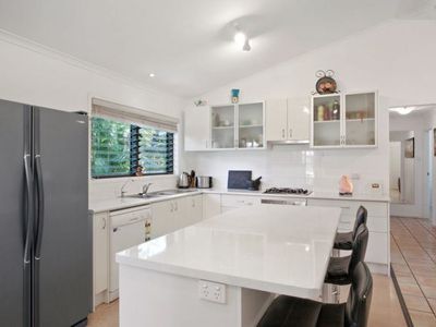 16 Foedera Crescent, Tewantin