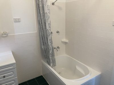 8 Lakeview Parade, Primbee