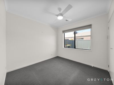 12 Patera Grove, Fraser Rise