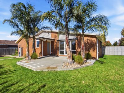 6 Bridget Court, Sale