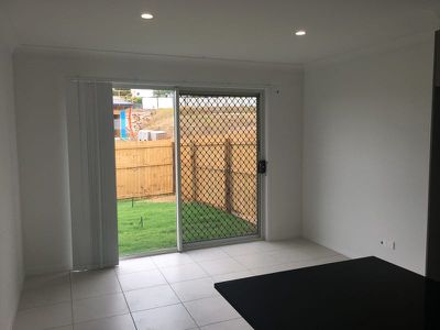 1 / 8 Meadow View Road, Beaudesert
