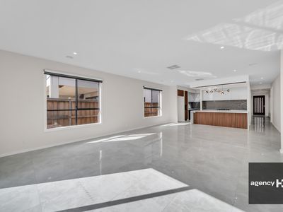 28 Art Deco Drive, Deanside