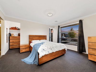 4 Elsey Way, Clyde North